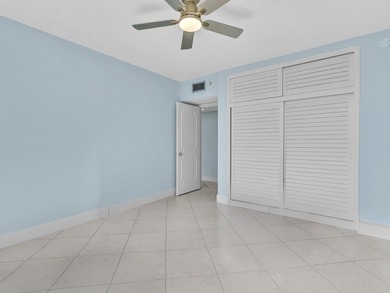 Move In Ready AMAZING VIEWS in this rarely available 3 bedroom - photo 30