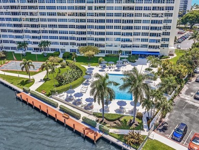 Move In Ready AMAZING VIEWS in this rarely available 3 bedroom - photo 35