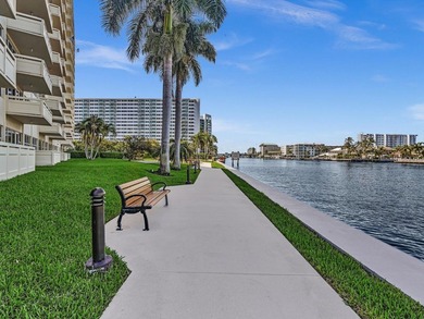 Move In Ready AMAZING VIEWS in this rarely available 3 bedroom - photo 42