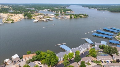 Discover the perfect blend of comfort, convenience & lake - photo 44