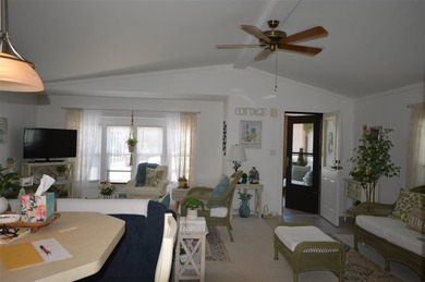 Charming & Meticulously Maintained Victorian Mobile Home Step - photo 5