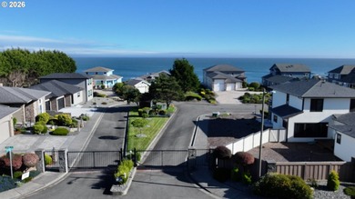 SEASIDE LIVING AT ITS BEST! This gated, impeccably maintained - photo 2