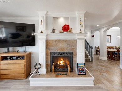 SEASIDE LIVING AT ITS BEST! This gated, impeccably maintained - photo 7