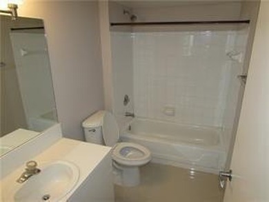 GREAT CONDO 2 BED 2 BATH LOCATED IN PINEHURST CLUB COMDOMMINIUM - photo 11