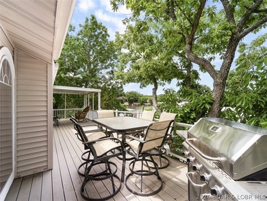 Overlooking the the gorgeous Lake nestled in a cove at the 3.5 - photo 20