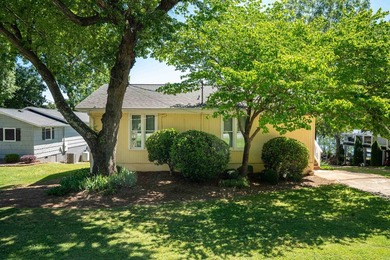 MOTIVATED SELLERS! Welcome to lakefront living at its finest on - photo 38