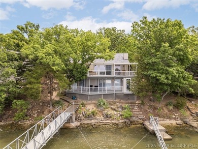 Overlooking the the gorgeous Lake nestled in a cove at the 3.5 - photo 44