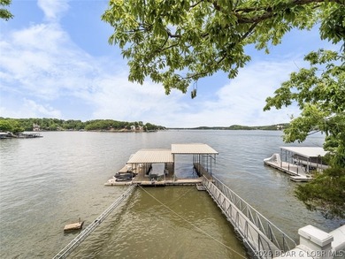 Overlooking the the gorgeous Lake nestled in a cove at the 3.5 - photo 47