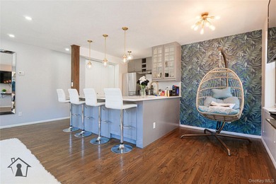 Located in a well-maintained building, Unit 2D offers a - photo 7