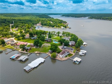 Welcome to lake living at its finest in the desirable Fawn - photo 32