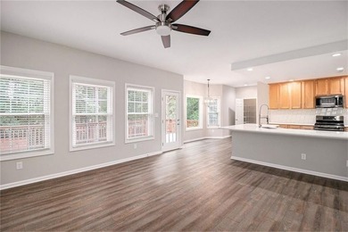 Stunning stucco home in the highly sought-after Summer Grove - photo 4