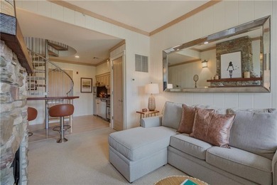 One-of-a-kind pied-a terre overlooking Narragansett Bay and the - photo 12