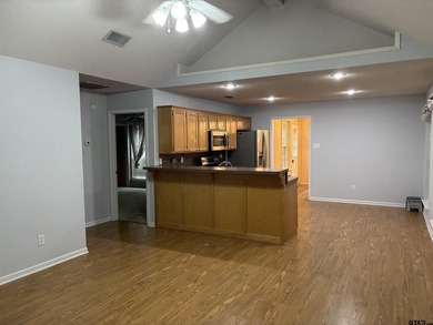 Come experience this beautiful and cozy two-bedroom, two-bath - photo 15