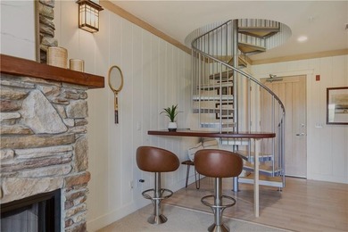 One-of-a-kind pied-a terre overlooking Narragansett Bay and the - photo 17