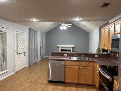 Come experience this beautiful and cozy two-bedroom, two-bath - photo 18