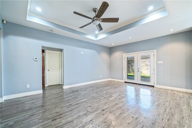 Welcome to this beautifully maintained 3-bedroom, 2-bath home - photo 10