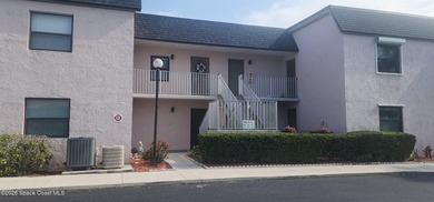 GOLF COURSE VIEWS & NO STAIRS! GROUND FLOOR SUN 'N GREEN LIVING - photo 1