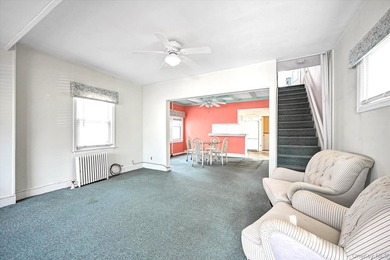 Detached starter colonial in prime North Flushing, this - photo 3