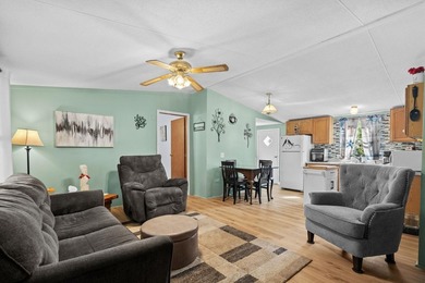 FULLY FURNISHED, MINUTES FROM THE BEACH, UGRADED MASTER BATH - photo 12
