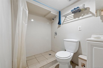 Well-maintained brick home in the desirable Bayside neighborhood - photo 15