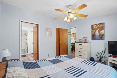 FULLY FURNISHED, MINUTES FROM THE BEACH, UGRADED MASTER BATH - photo 23