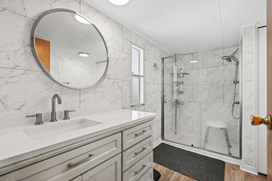 FULLY FURNISHED, MINUTES FROM THE BEACH, UGRADED MASTER BATH - photo 24