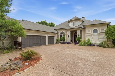 Stunning custom one story home in half acre lot located in an - photo 1