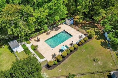 FULLY FURNISHED, MINUTES FROM THE BEACH, UGRADED MASTER BATH - photo 38