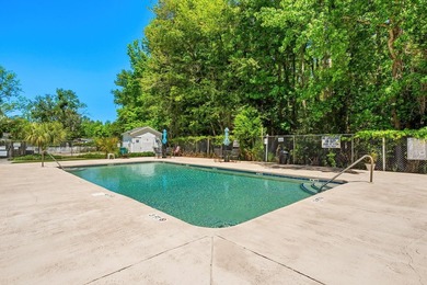 FULLY FURNISHED, MINUTES FROM THE BEACH, UGRADED MASTER BATH - photo 40