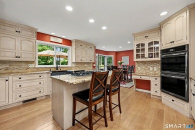 Nestled in a prestigious cul-de-sac in southern New Fairfield - photo 3
