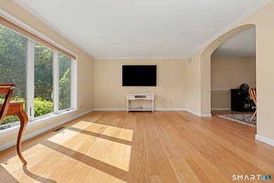 Nestled in a prestigious cul-de-sac in southern New Fairfield - photo 4