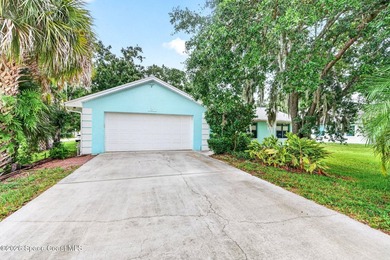 Well cared for updated 3 bedroom/2 bath block home! City water - photo 4