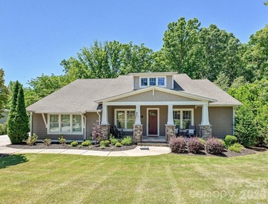 Elegant 4-bedroom home in Springfield on a private, wooded lot - photo 1