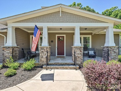 Elegant 4-bedroom home in Springfield on a private, wooded lot - photo 2