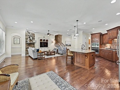 Elegant 4-bedroom home in Springfield on a private, wooded lot - photo 6
