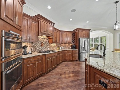 Elegant 4-bedroom home in Springfield on a private, wooded lot - photo 7