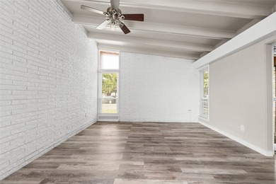 Located in the East Cliff area of Portland, Texas, this - photo 8