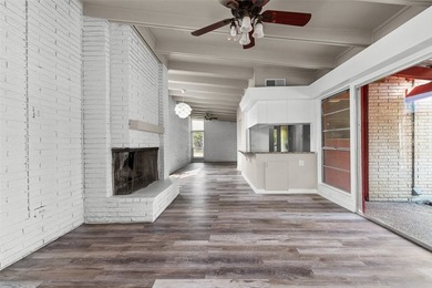 Located in the East Cliff area of Portland, Texas, this - photo 9