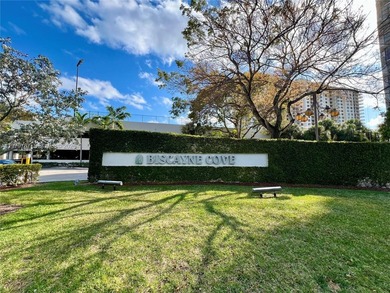 Little Maule Lake Condo For Sale in Aventura Florida