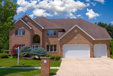 (private lake, pond, creek) Home For Sale in Bloomingdale Illinois