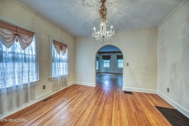 Charming 1930s English Cottage-inspired home where original - photo 11
