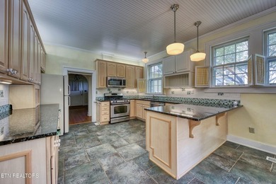 Charming 1930s English Cottage-inspired home where original - photo 18