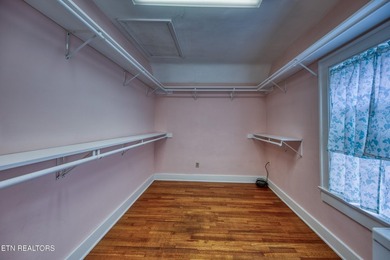 Charming 1930s English Cottage-inspired home where original - photo 24