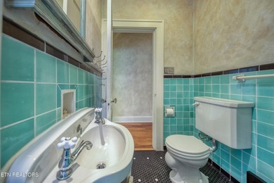 Charming 1930s English Cottage-inspired home where original - photo 28