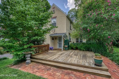 Charming 1930s English Cottage-inspired home where original - photo 34