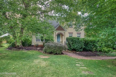 Charming 1930s English Cottage-inspired home where original - photo 41