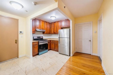 Welcome to this beautifully maintained 2 bedroom, 2 bath - photo 4