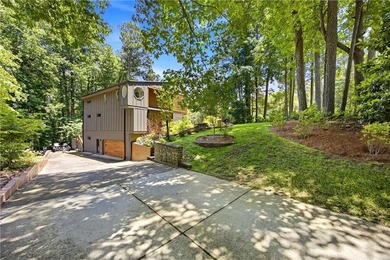 Rare opportunity to own a beautifully updated and meticulously - photo 2