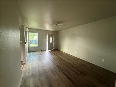 Beautifully remodeled and move-in ready, this charming 2-bedroom - photo 3
