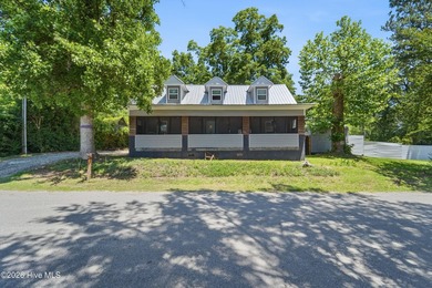 (private lake, pond, coastal) Home For Sale in Trenton North Carolina